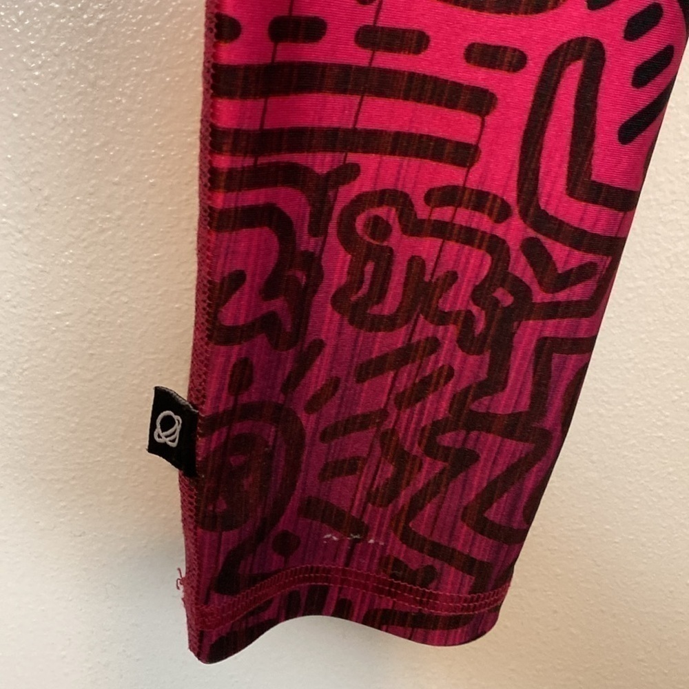 Terez X Keith Haring Printed Tall Band Legging Hanging Hearts in Harmony Pink xs - Picture 4 of 12